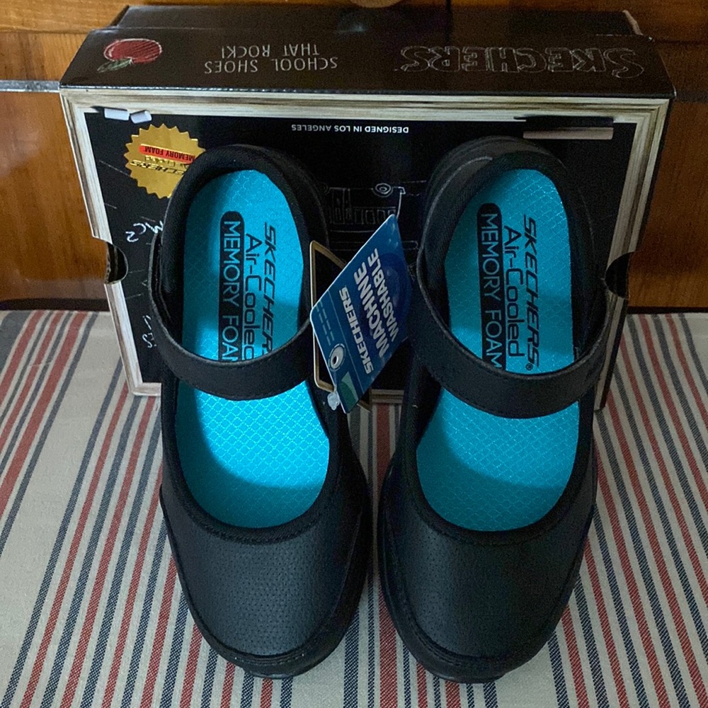 NWT Skechers Memory Foam Maryjanes